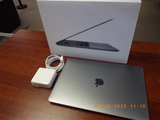 APPLE MACBOOK PRO, 8GB RAM, 512GB SSD, MODEL#: MXK52LL/A, COLOR: SILVER